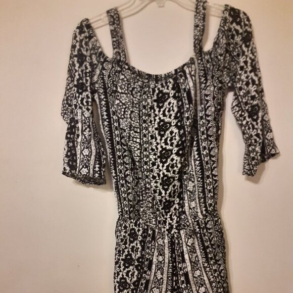 Apt 9 Pants - Apt 9 (S) Black/White Romper w/3/4" Sleeves & Straps.